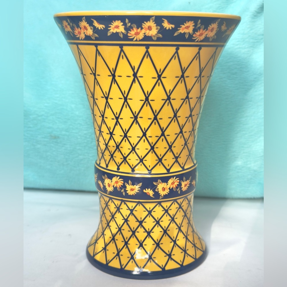 VTG FDT Cobalt and Gold Vase with Flowers Banding and Diamond Design
